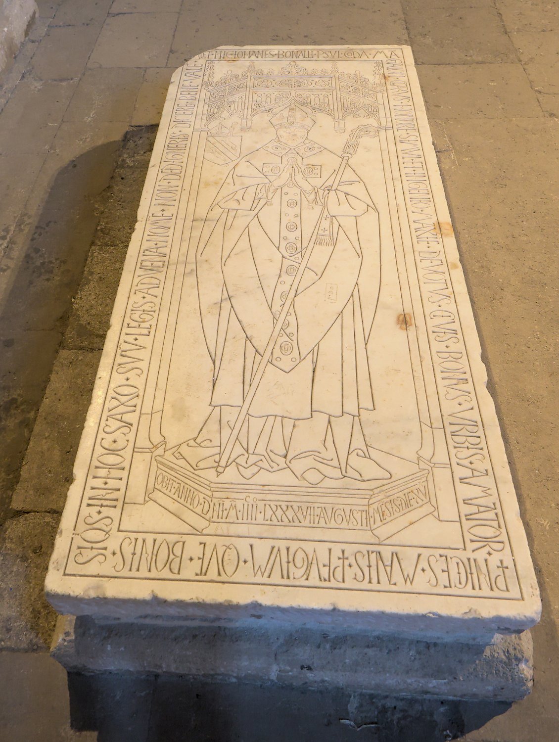 Dalle funéraire de Jean de Bonald