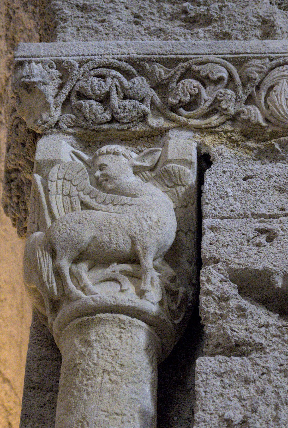 Détail du châpiteau de le colonne de droite